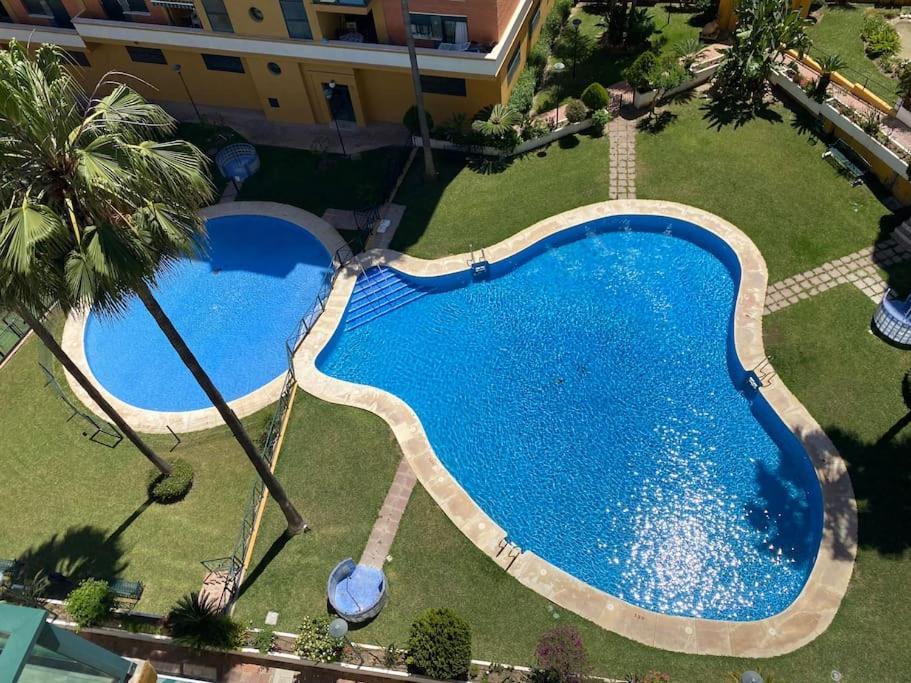 Torremolinos, Playa Del Bajondillo, Primera Linea Luaran gambar