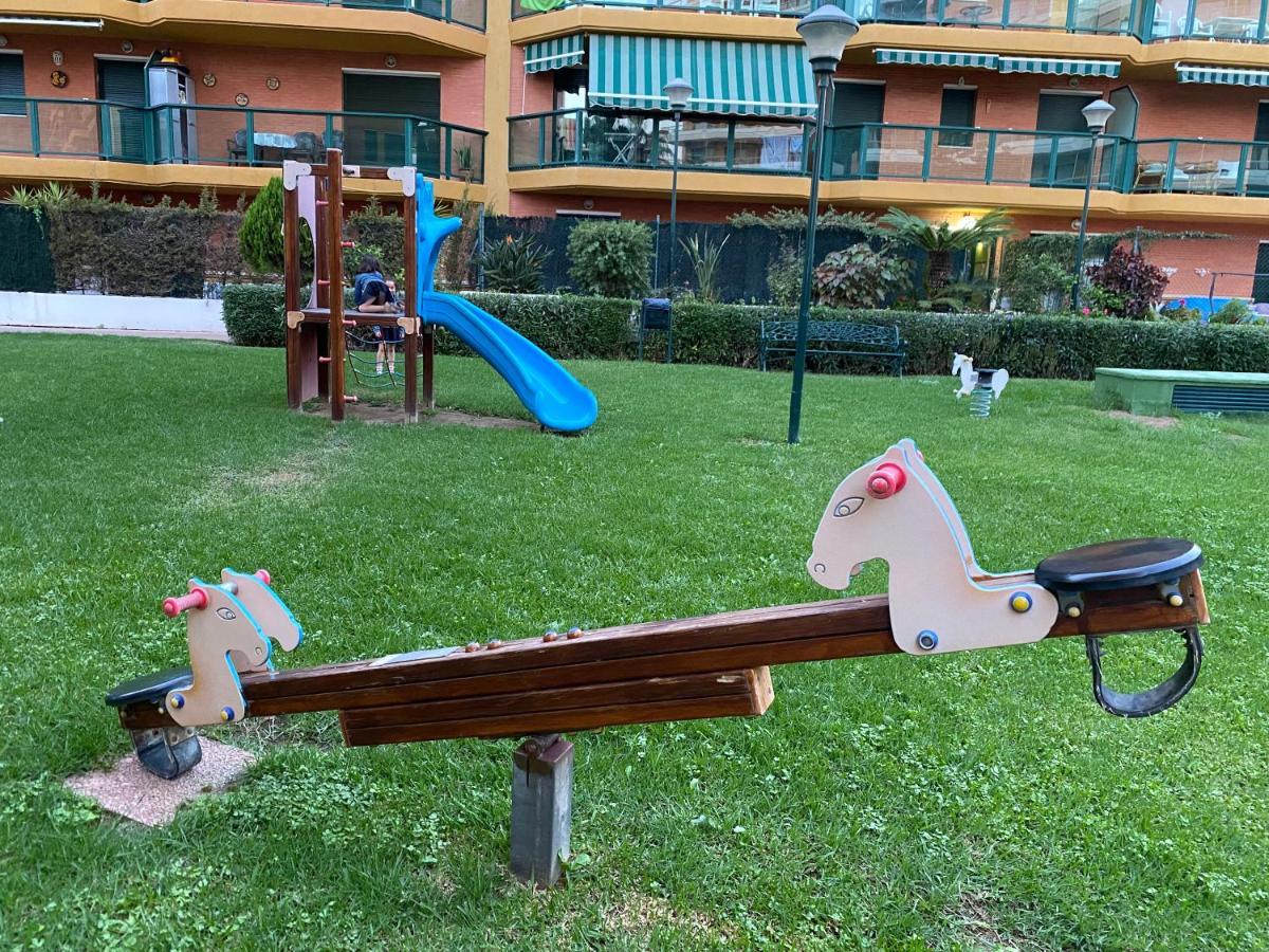 Torremolinos, Playa Del Bajondillo, Primera Linea Luaran gambar